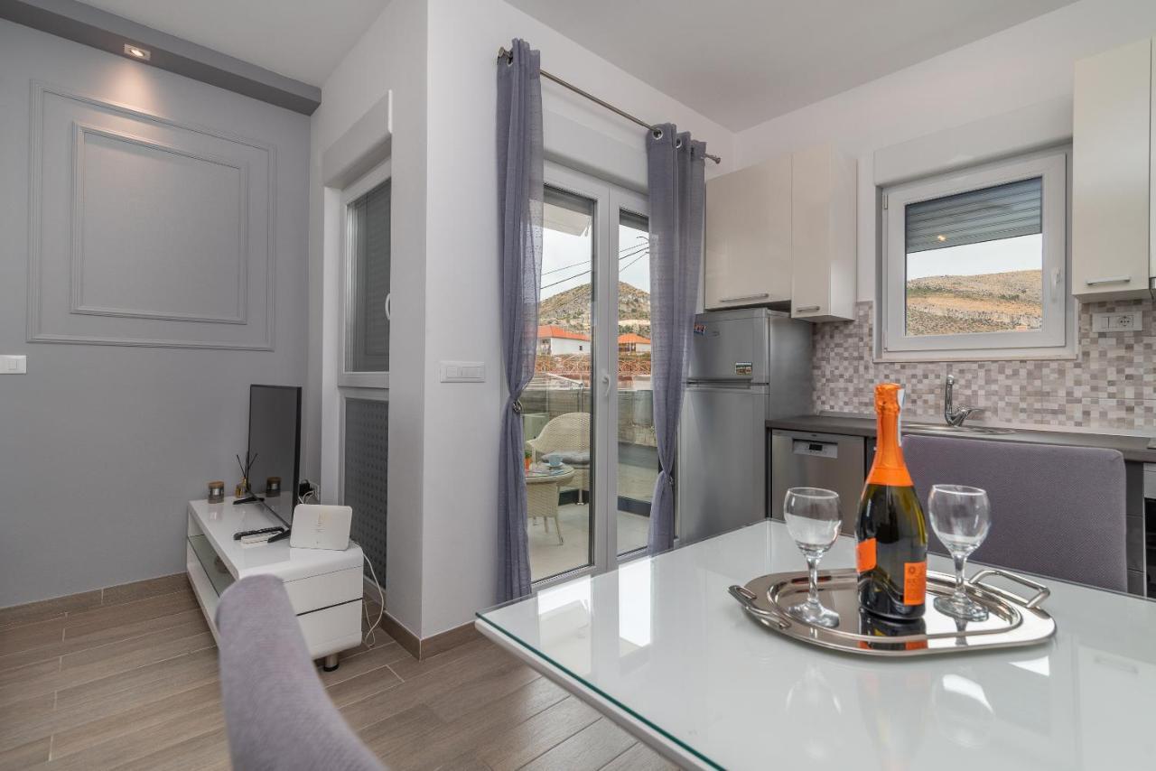 Apartman Lorena Trogir Exterior photo