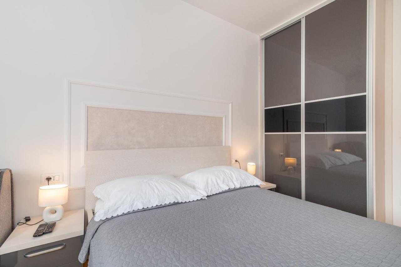 Apartman Lorena Trogir Exterior photo