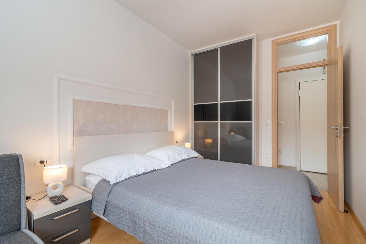 Apartman Lorena Trogir Exterior photo
