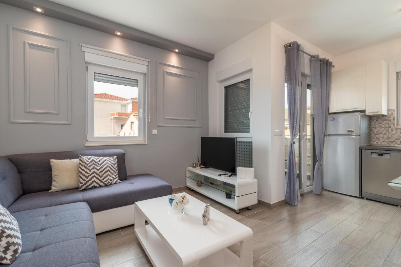 Apartman Lorena Trogir Exterior photo
