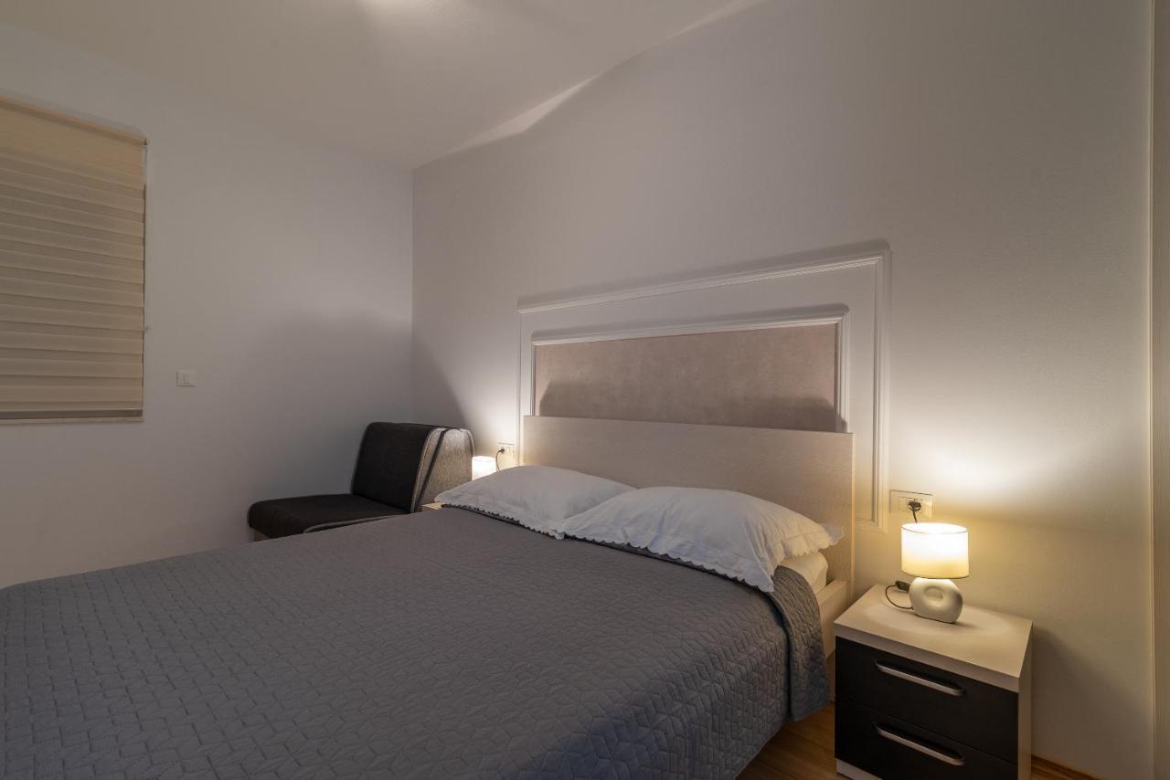 Apartman Lorena Trogir Exterior photo