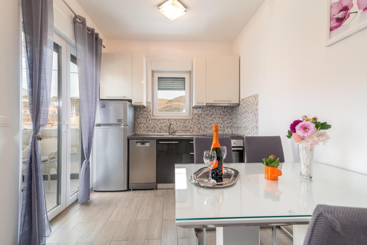 Apartman Lorena Trogir Exterior photo